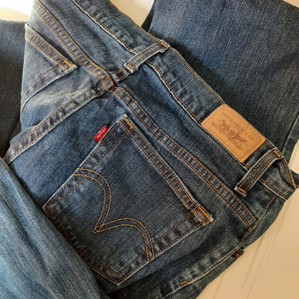 Levis classic relaxed boot cut  jeans 550